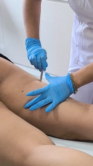 Instagram post from hkpharmaperu. This post is in position 9.