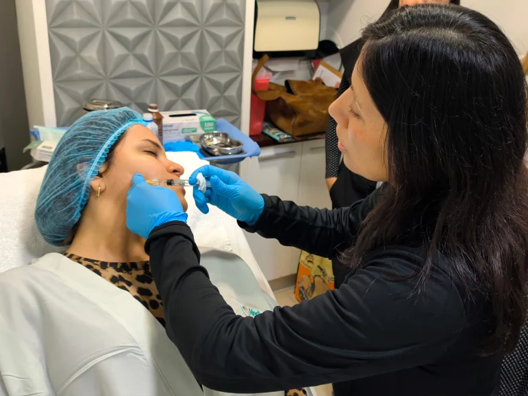 Instagram post from hkdermaperu. This post is in position 4.