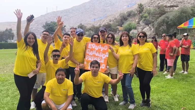 Instagram post from hkpharmaperu. This post is in position 4.